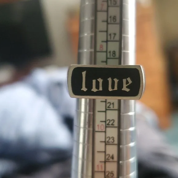 Alexander McQueen Ring - Picture 7 of 7